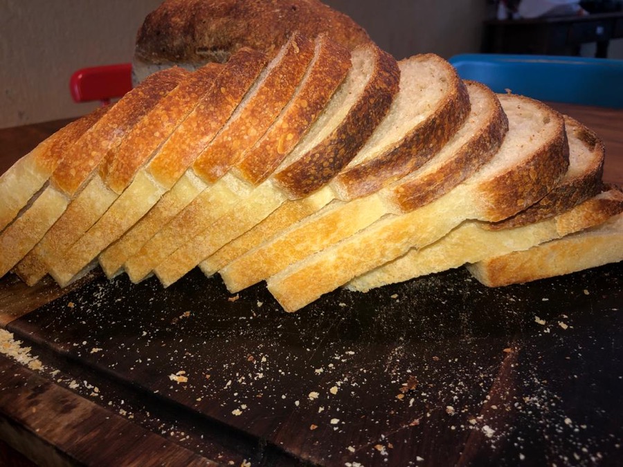 Pão de forma artesanal fatiado